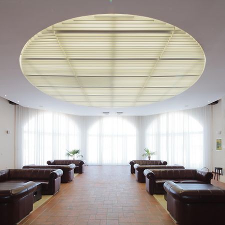 בלצ'יק Lighthouse Golf & Spa Hotel מראה חיצוני תמונה A linear grille