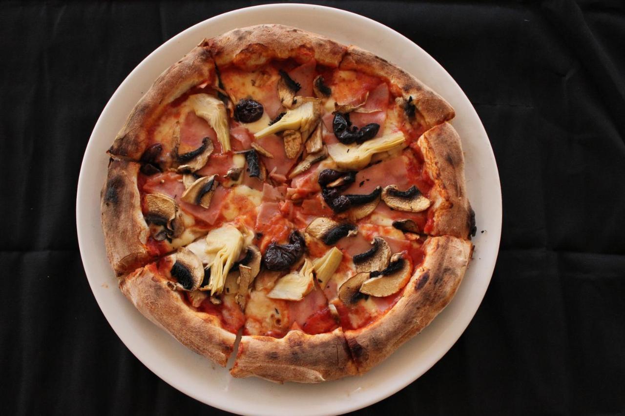 בלצ'יק Lighthouse Golf & Spa Hotel מראה חיצוני תמונה Pizza