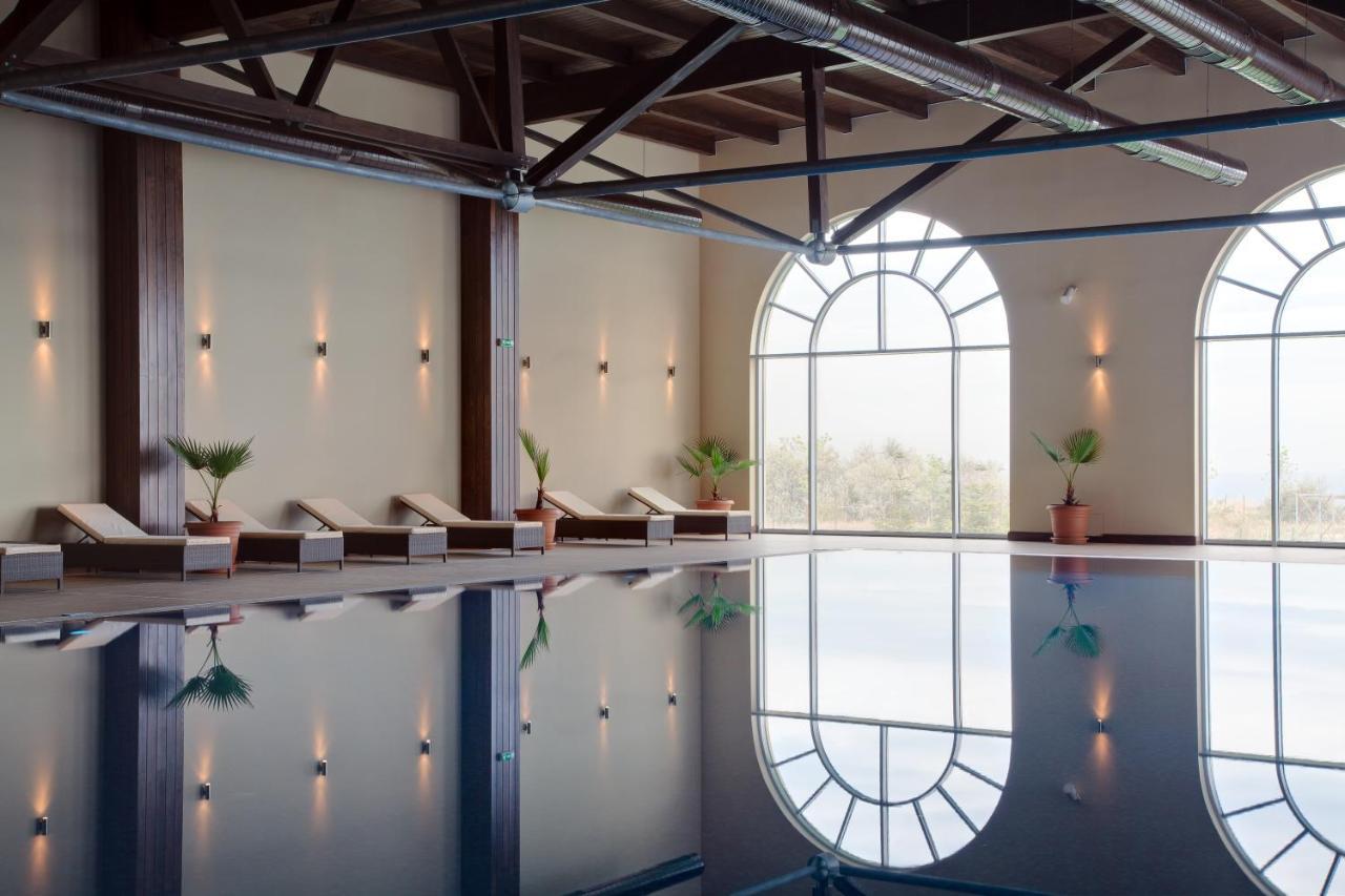 בלצ'יק Lighthouse Golf & Spa Hotel מראה חיצוני תמונה Interior of the library
