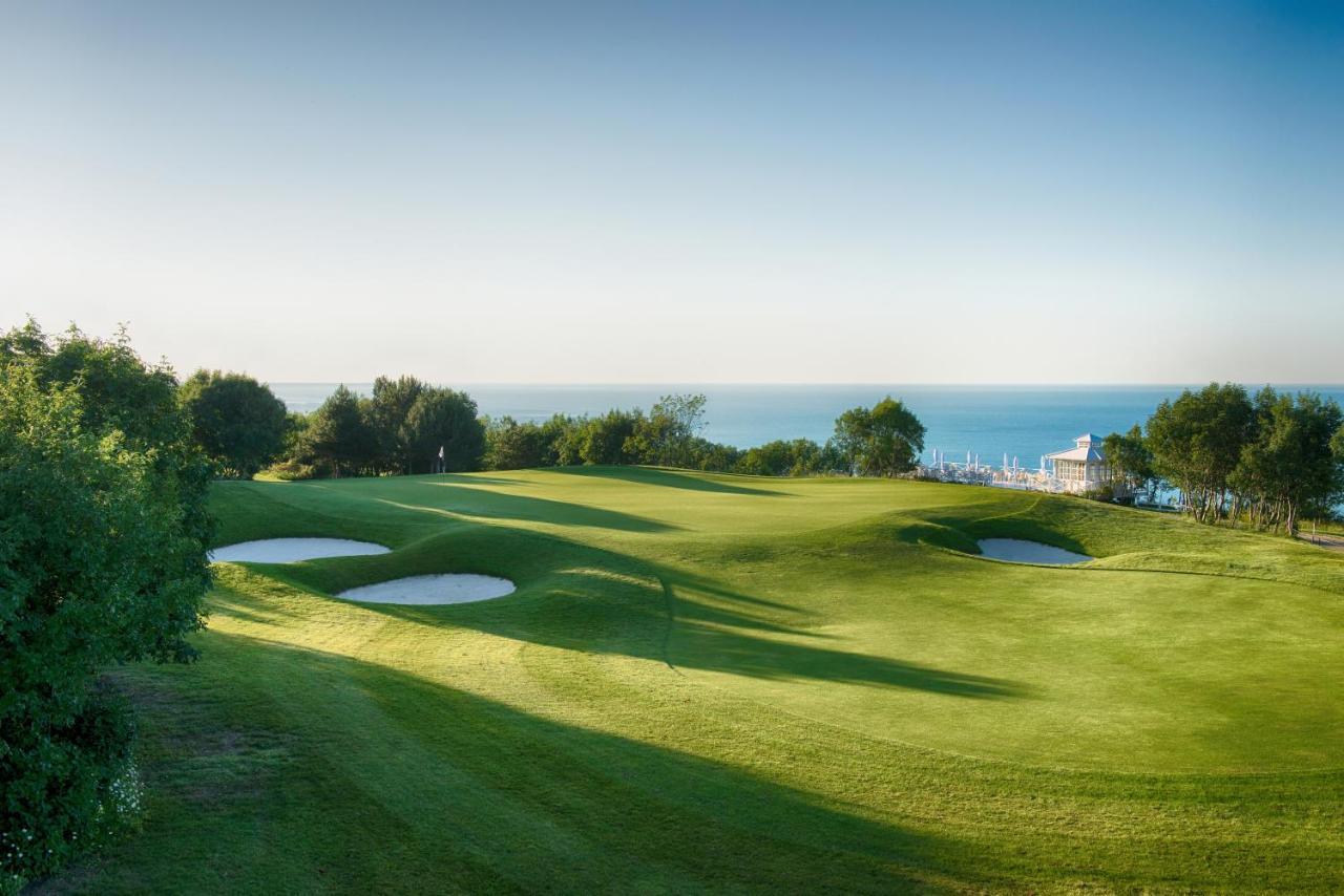 בלצ'יק Lighthouse Golf & Spa Hotel מראה חיצוני תמונה Golf course at the resort