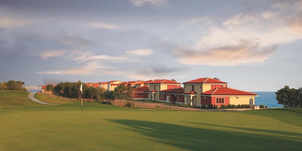 בלצ'יק Lighthouse Golf & Spa Hotel מראה חיצוני תמונה The clubhouse at the 2004 European Masters